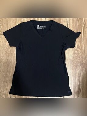 Black V-Neck Short Sleeve Tee